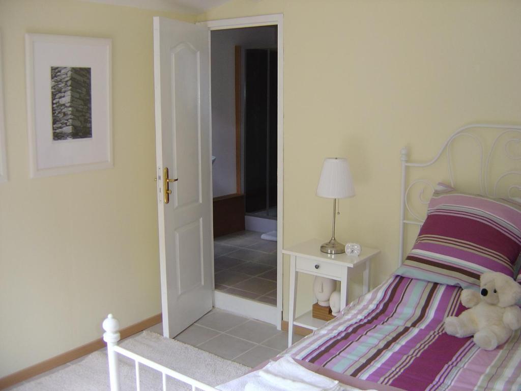 Aux Quatre Saisons Axat Bed & Breakfast Room photo