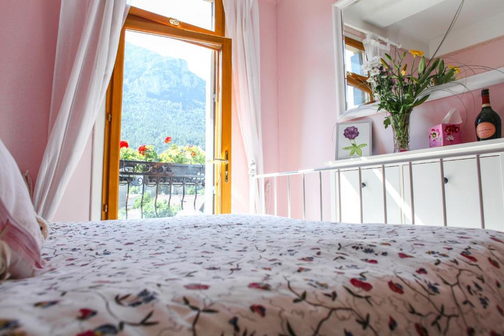 Aux Quatre Saisons Axat Bed & Breakfast Room photo